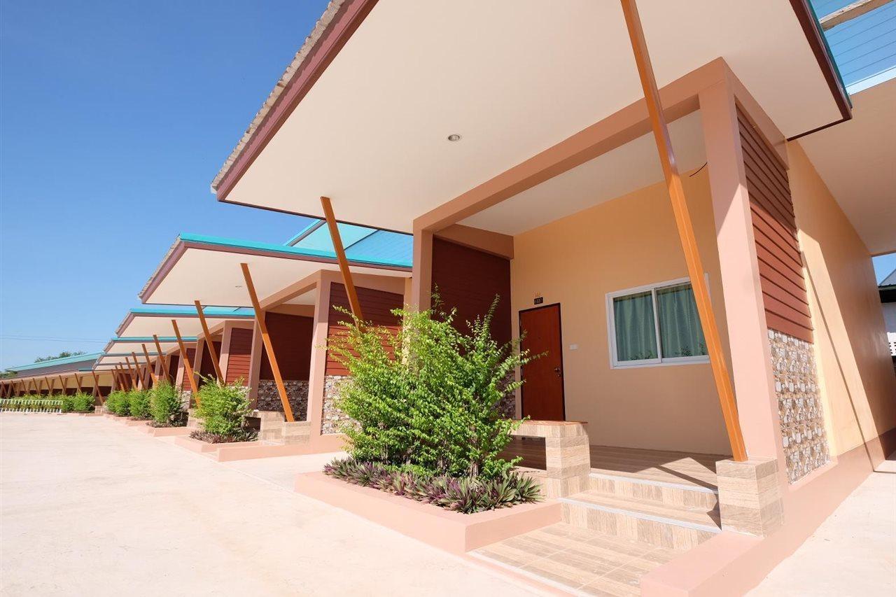 Prakaithong Hotel Amphoe Sawang Daen Din Exteriör bild