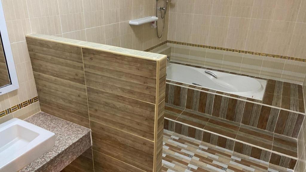 Prakaithong Hotel Amphoe Sawang Daen Din Exteriör bild
