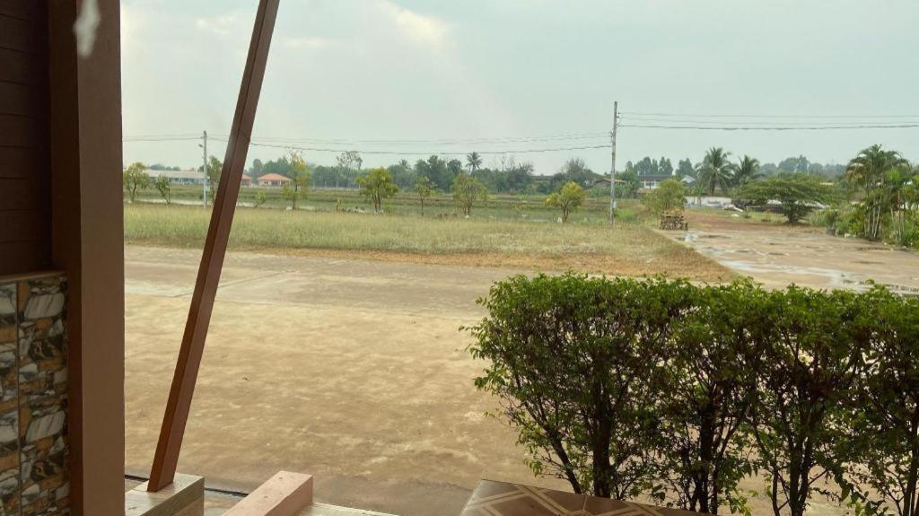 Prakaithong Hotel Amphoe Sawang Daen Din Exteriör bild