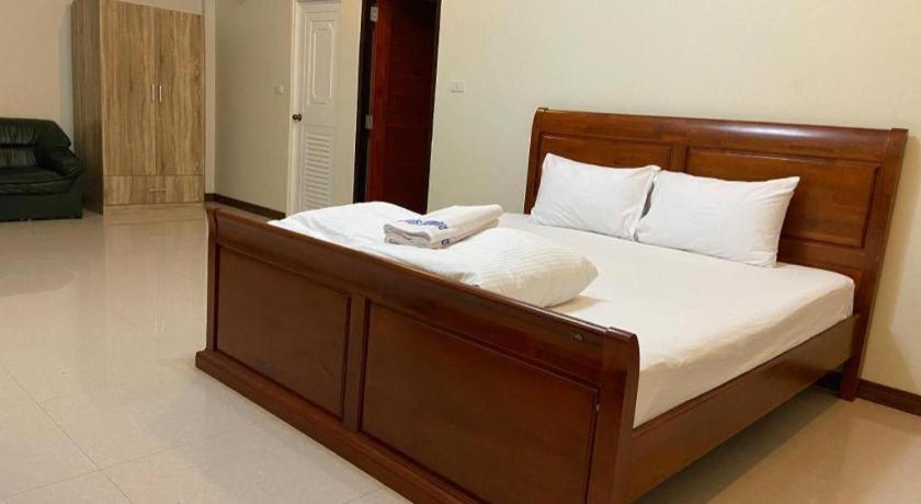 Prakaithong Hotel Amphoe Sawang Daen Din Exteriör bild