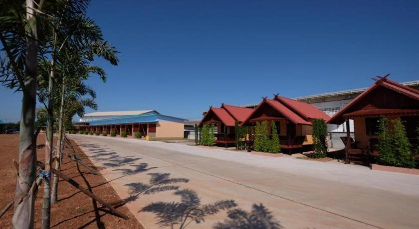 Prakaithong Hotel Amphoe Sawang Daen Din Exteriör bild